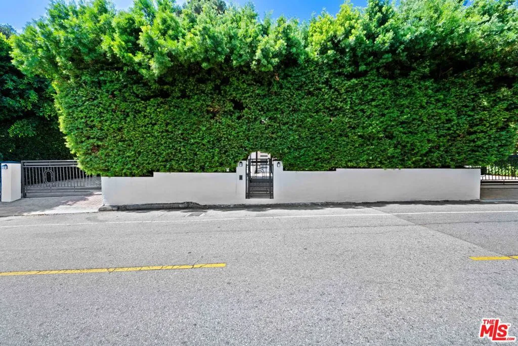 2563 Hutton Drive, Beverly Hills, California 90210 home-pic-65